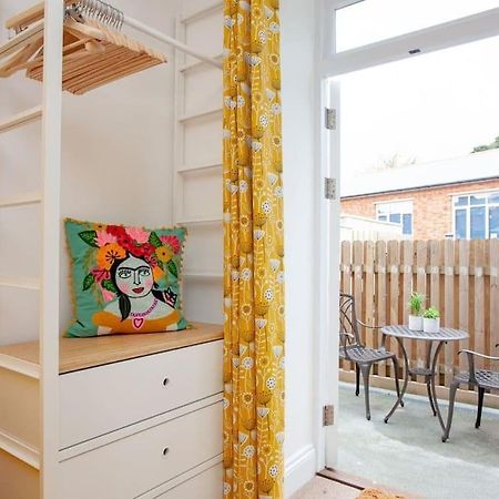 2 Central, Spacious, Apartment With Private Patio Sidmouth Kültér fotó